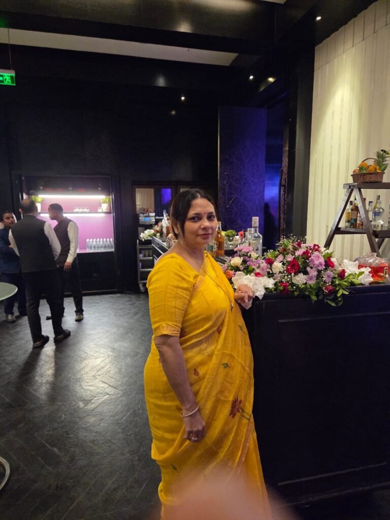 teevra saree detective